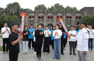 公司开展庆祝建校70周年马拉松...